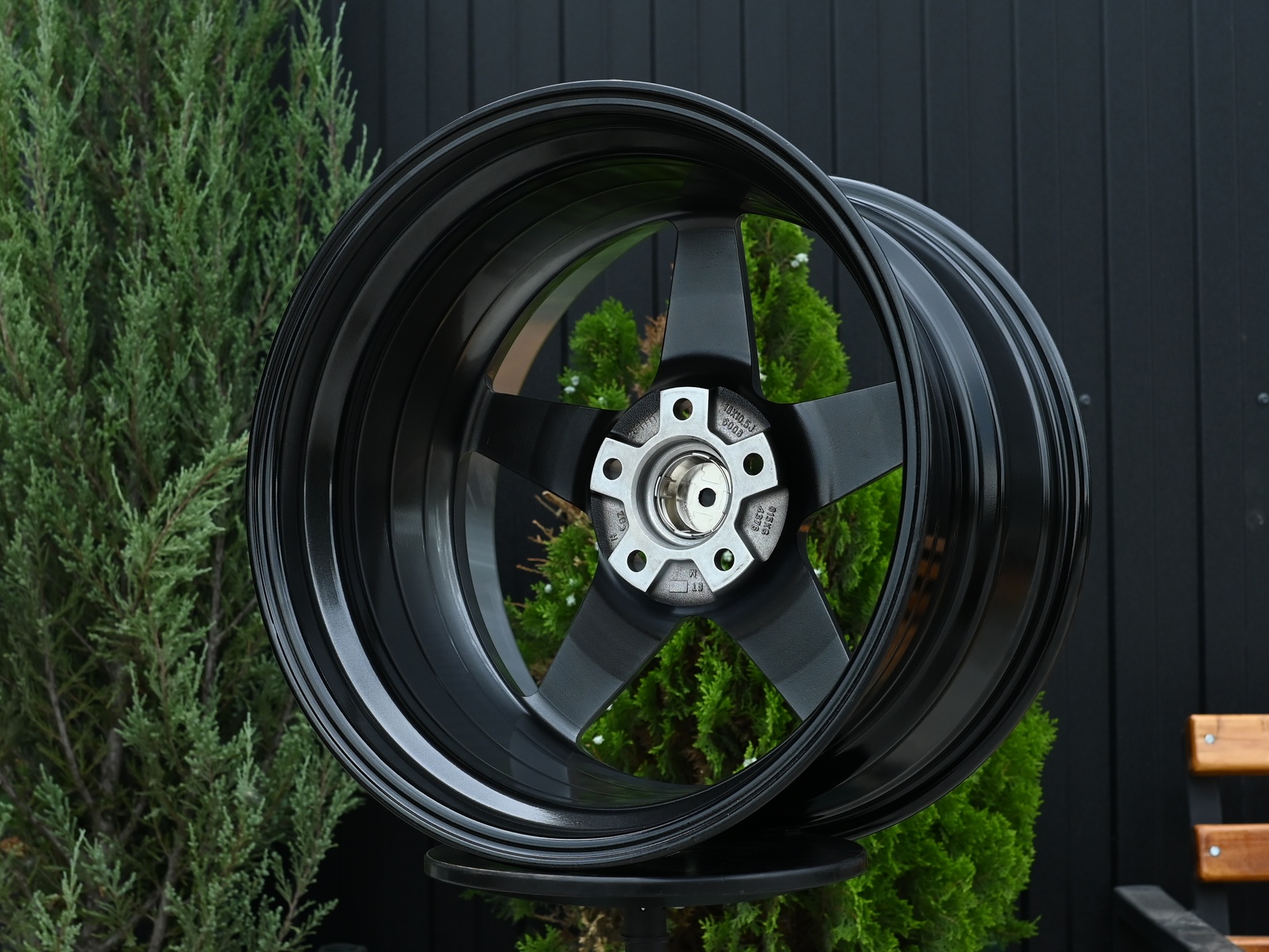 R17 Taigiro EVO 9.5 ET15 5*114.3 Темный хром