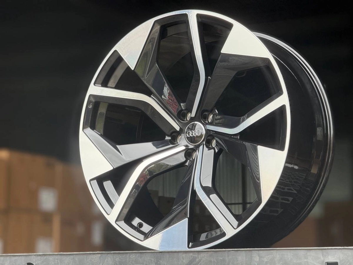 AUDI FORGED YC7582
