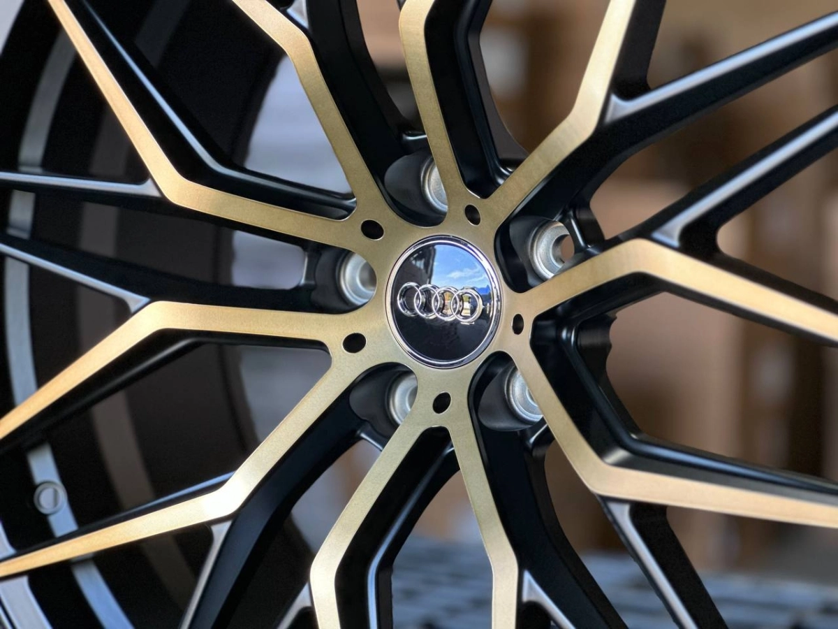 AUDI YC8389 D20 9 5X112 ET30 66.6
