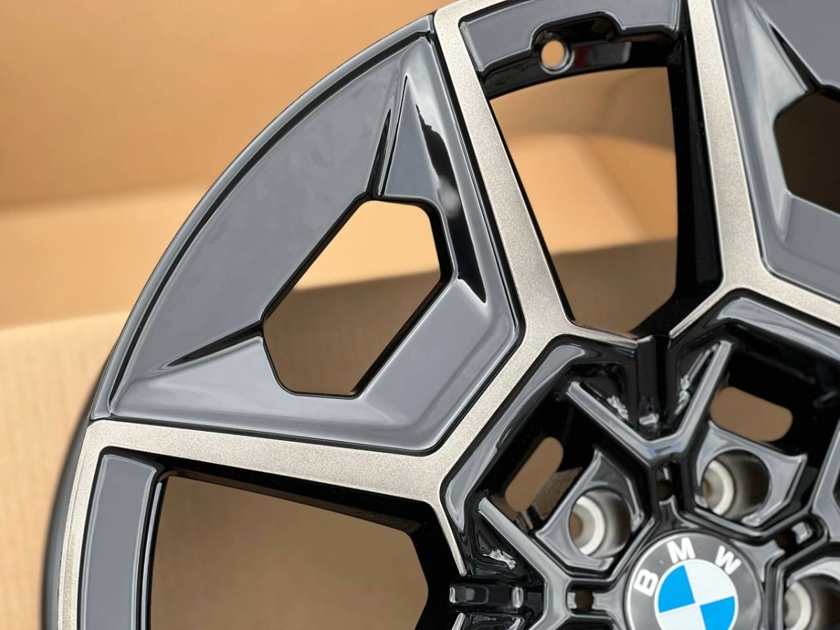 BMW XM 250154