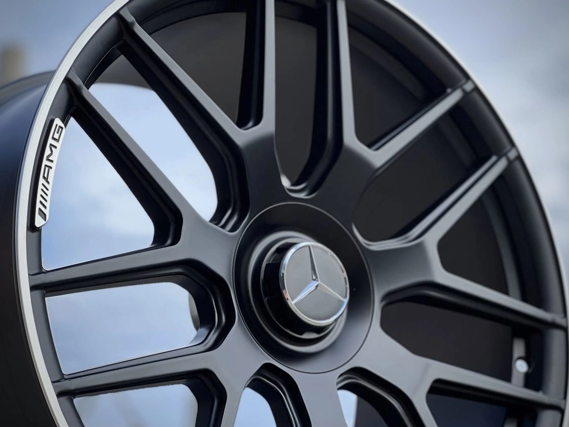 Mercedes-Benz G-Class YC095