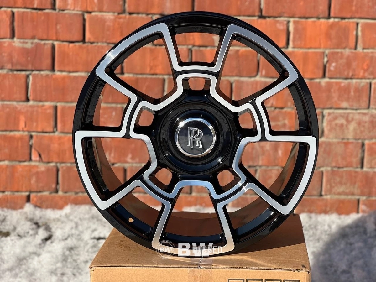 Rolls-Royce Cullinan 2212109