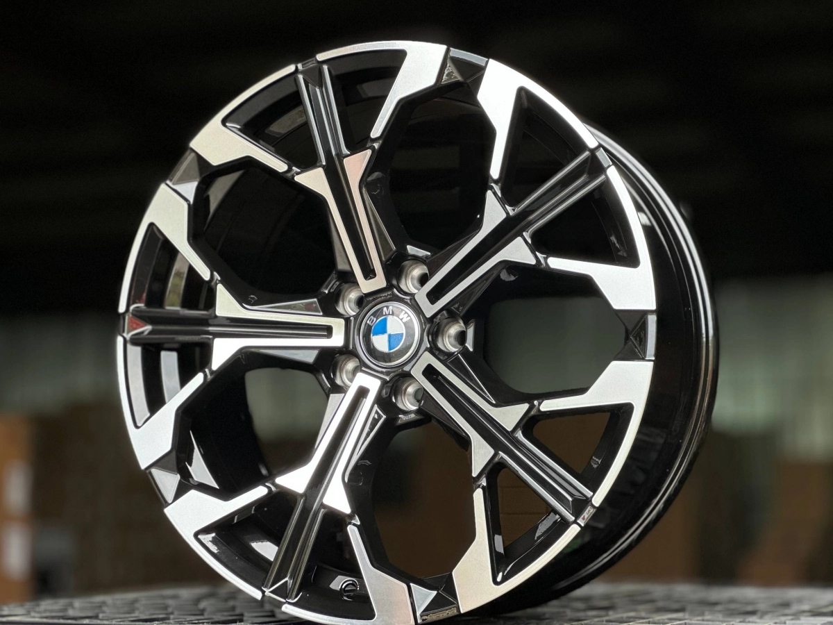 BMW INDIVIDUAL F9735