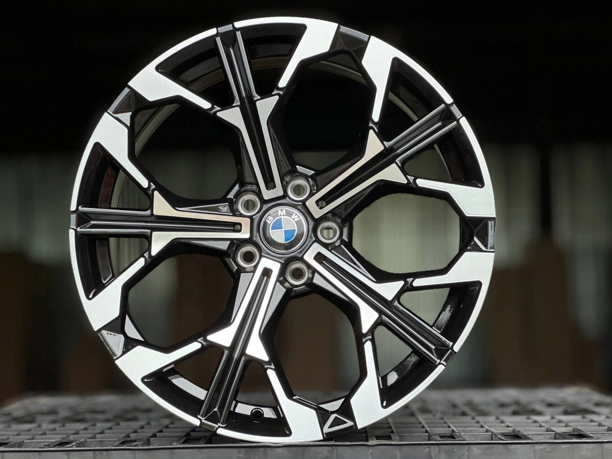 BMW INDIVIDUAL F9735