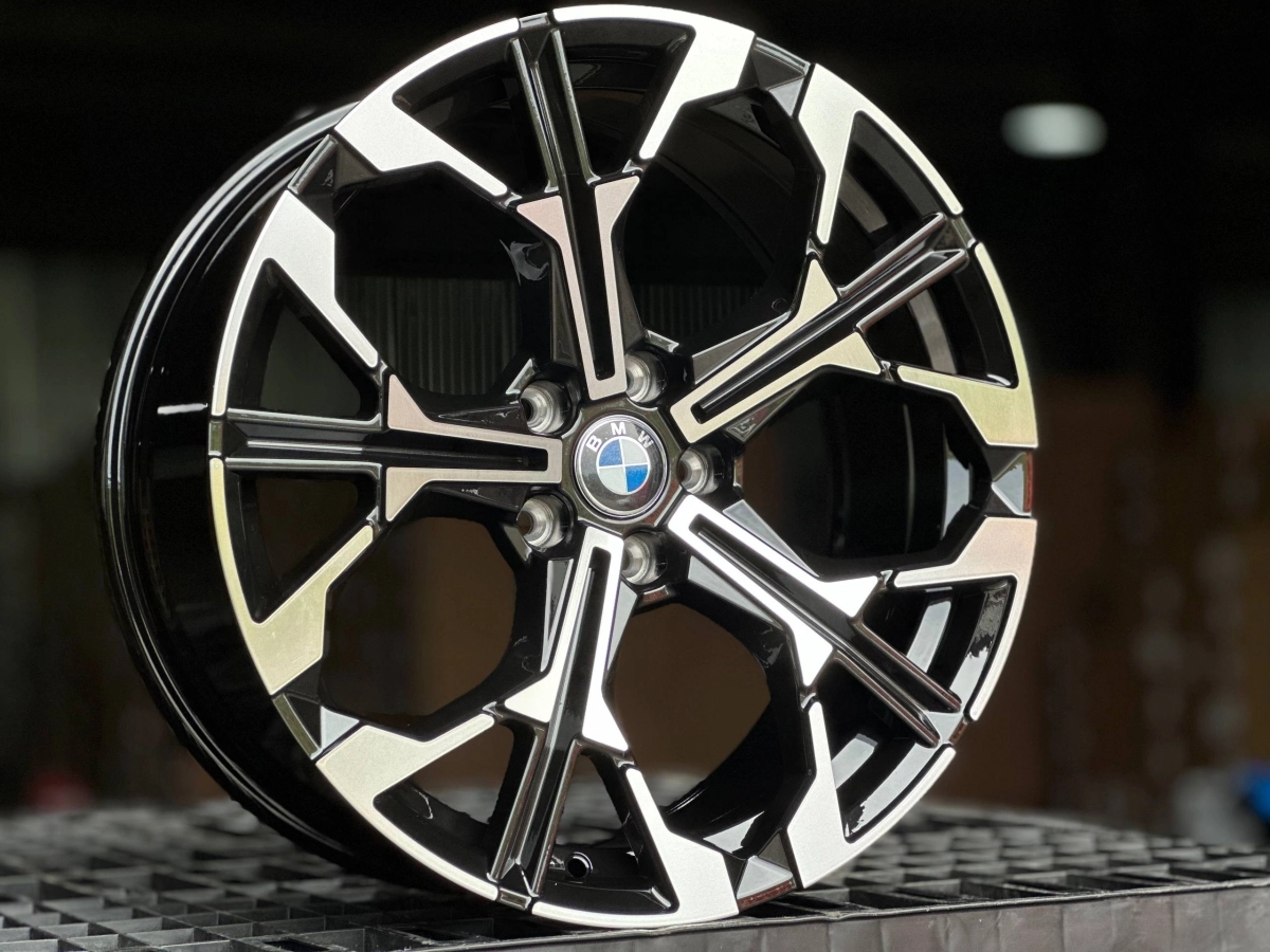 BMW INDIVIDUAL F9735