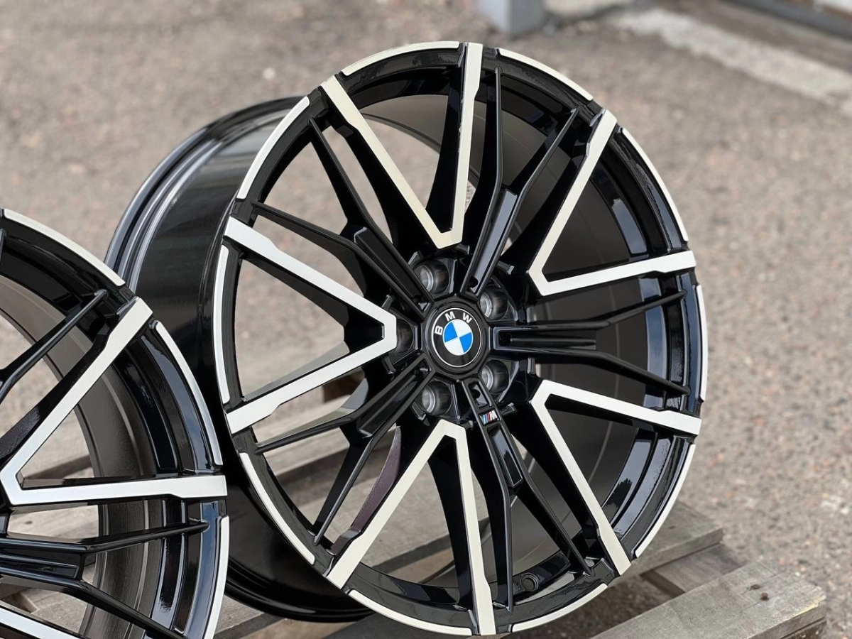 BMW F8817