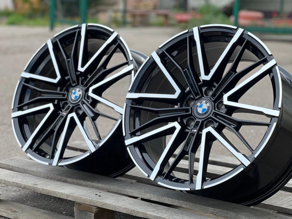 BMW F8817