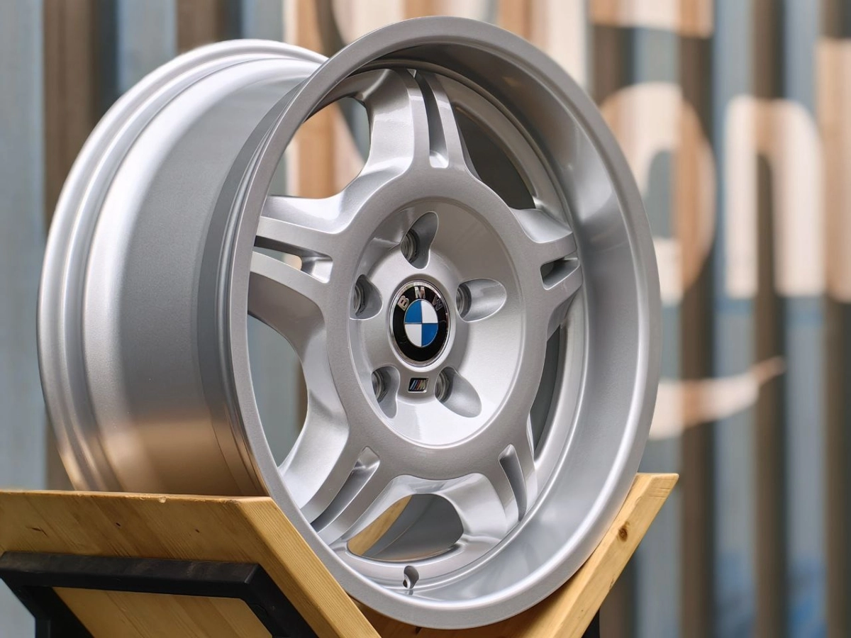 BMW 24 Style L2289