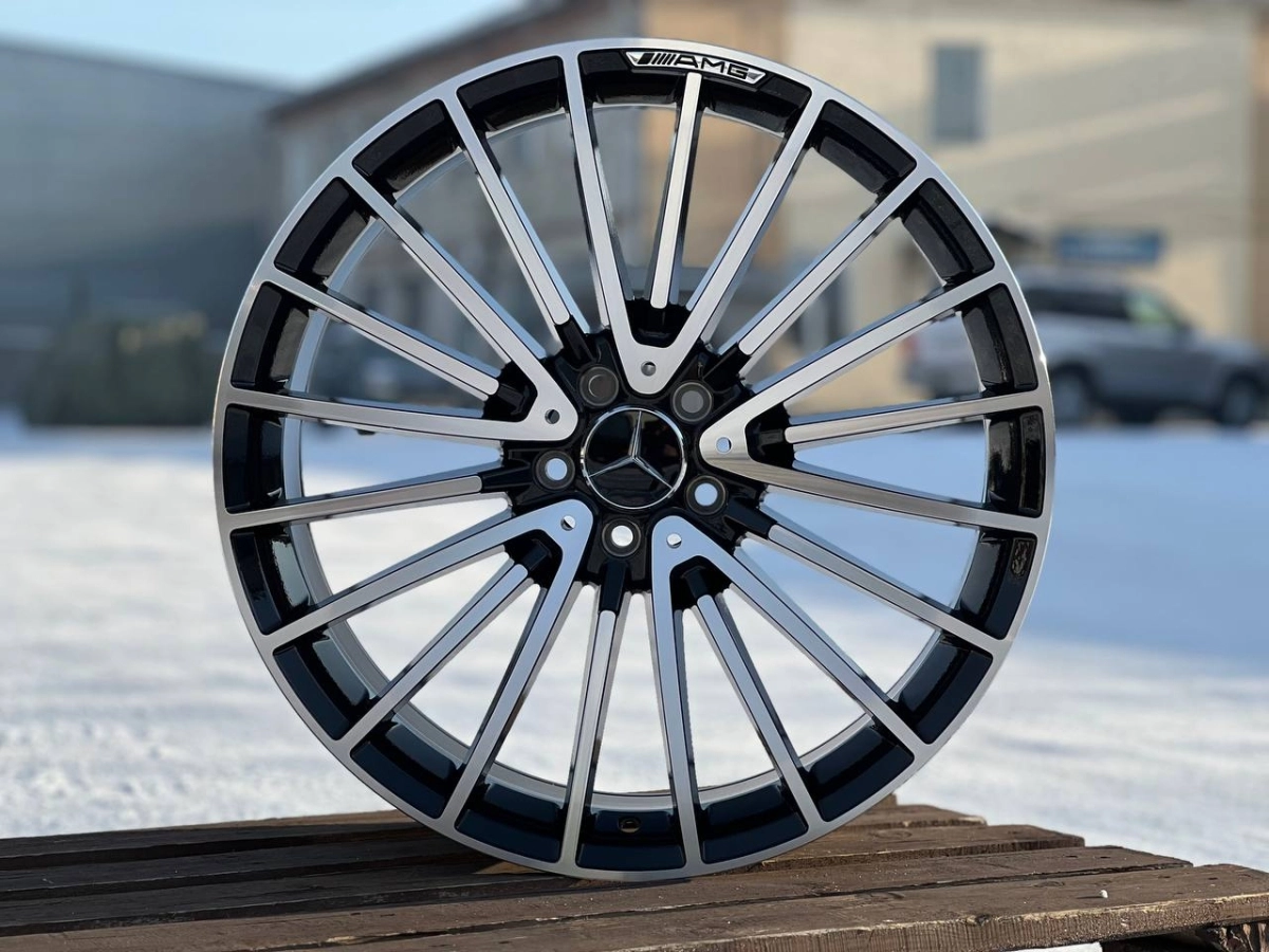 Mercedes AMG 0235