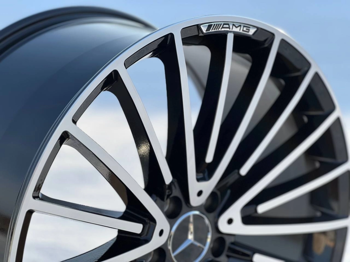 Mercedes AMG 0235