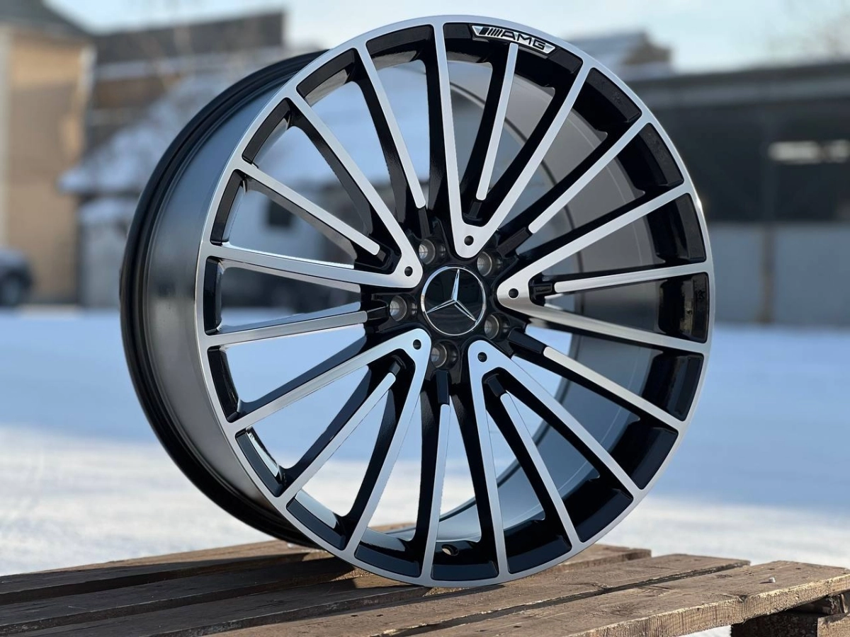 Mercedes AMG 0235