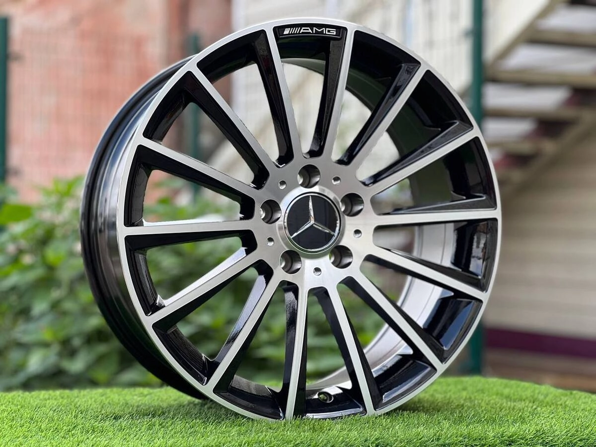 MERCEDES AMG 0236