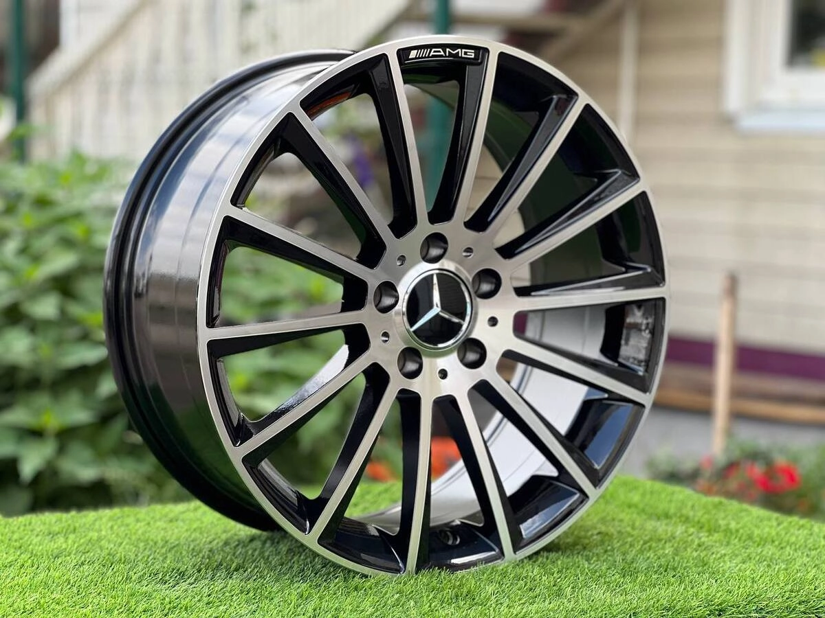 MERCEDES AMG 0236