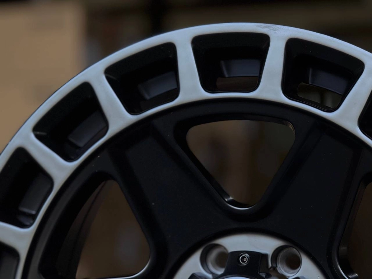 Off Road Black Rhino HK6886