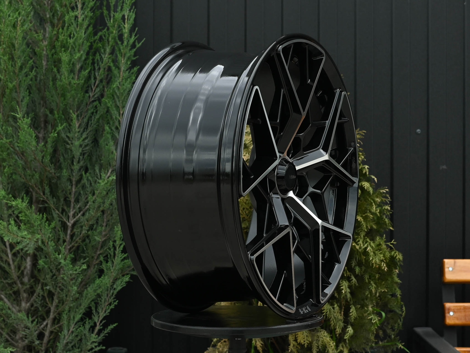 R17 HRE FF10 Стиль 7.5J ET38 5*100 Черный ФЗ