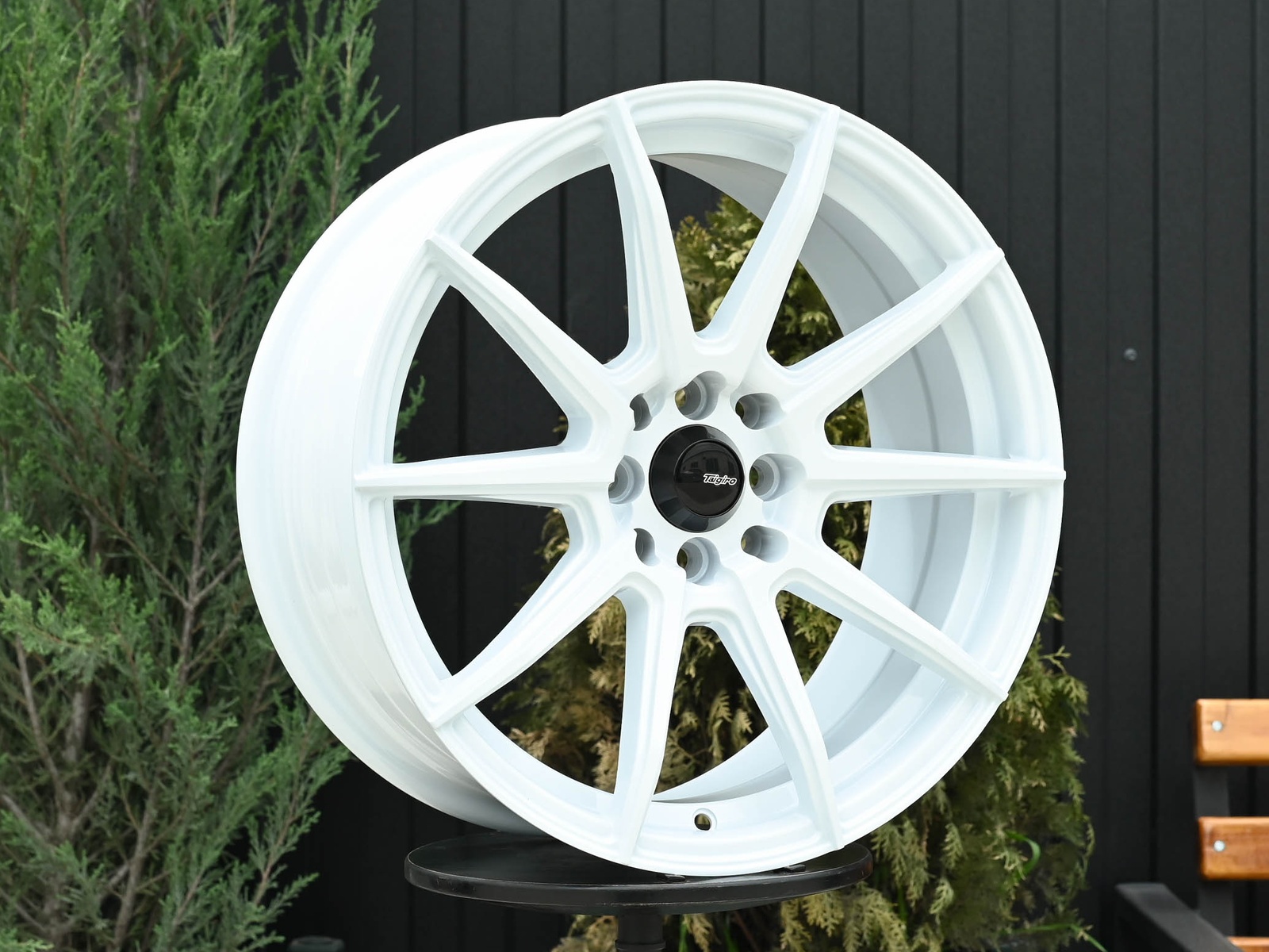 R17 Taigiro Spider 7.5J ET35 4*100/114.3 Белый