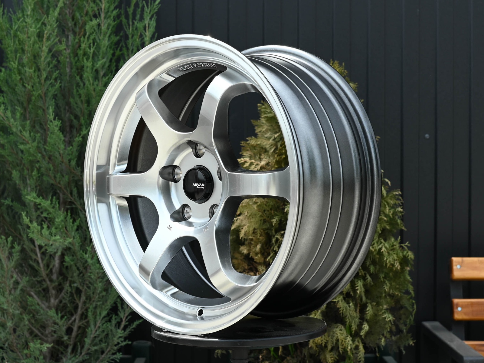 R17 Taigiro R6 7.5J ET38 5*100 Темный хром