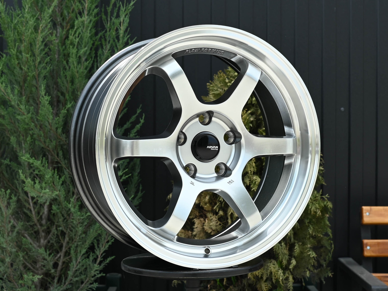 R17 Taigiro R6 7.5J ET38 5*100 Темный хром