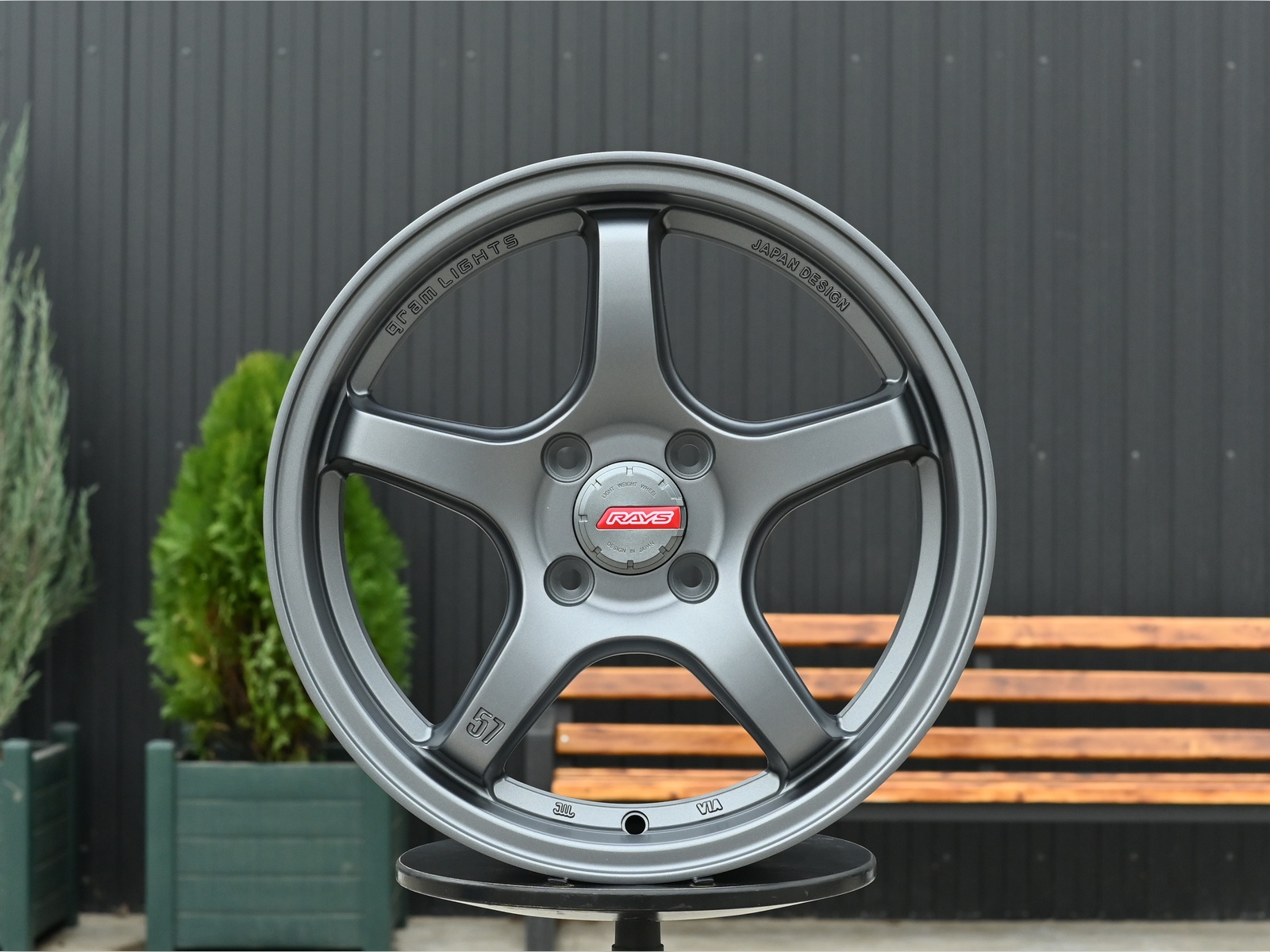 R16 Rays Gram 57CR Стиль 7.0J ET40 4*100 Графит