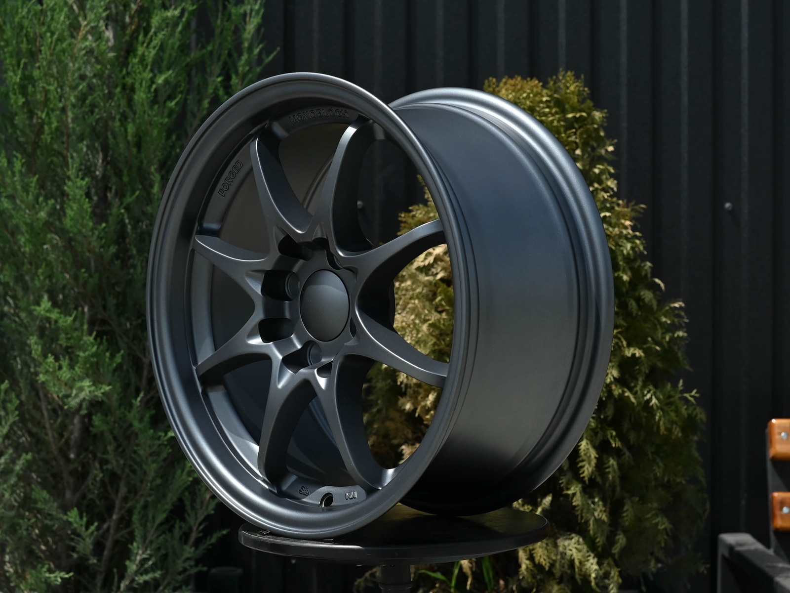 R15 Volk Racing CE28 Стиль 7.0J ET35 4*100/114.3 Графит