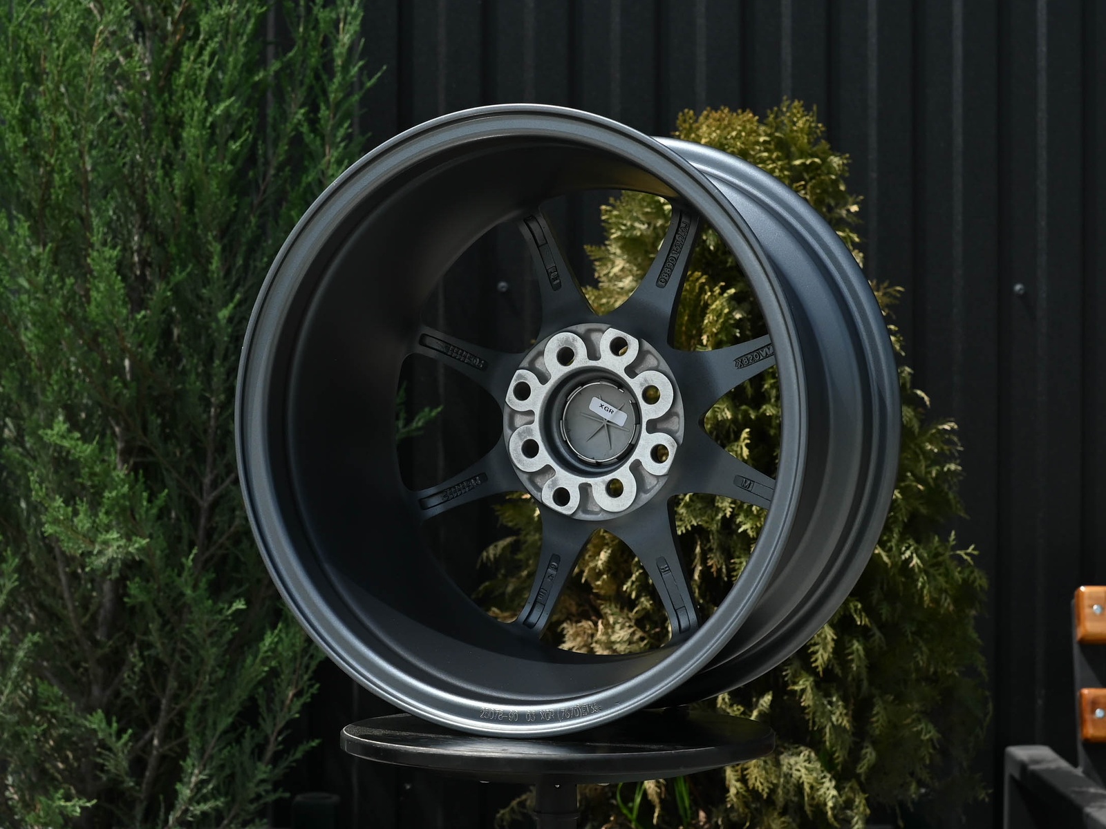 R15 Volk Racing CE28 Стиль 7.0J ET35 4*100/114.3 Графит