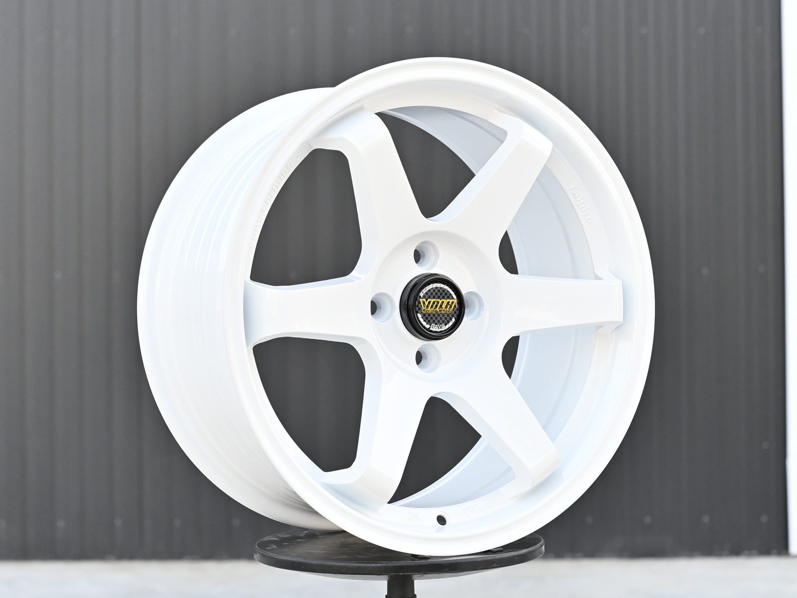 R17 Taigiro Street 8.0J ET35 4*100 Белый