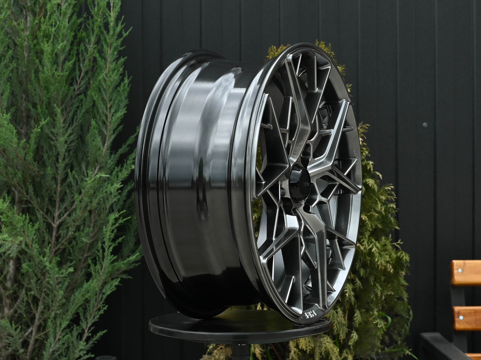 R16 HRE FF10 Стиль 6.5J ET38 4*114.3 Темный хром