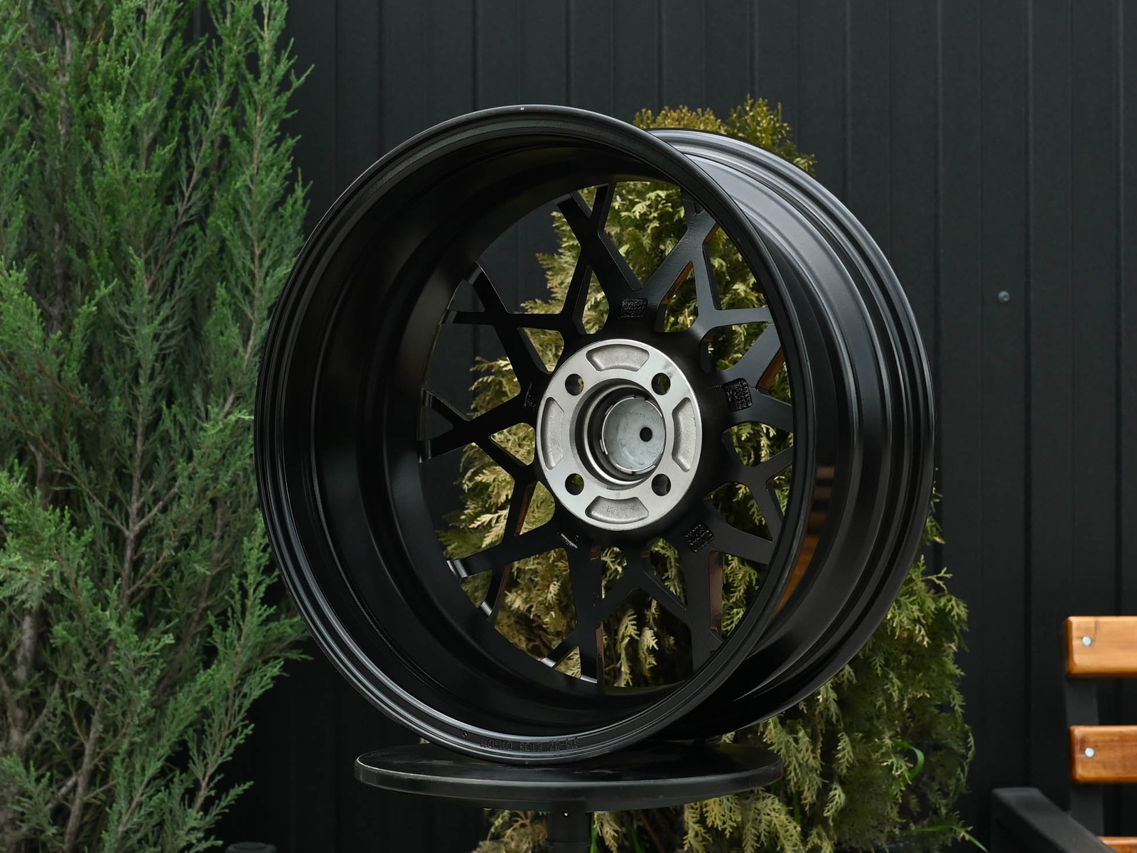 R16 HRE FF10 Стиль 6.5J ET38 4*114.3 Темный хром