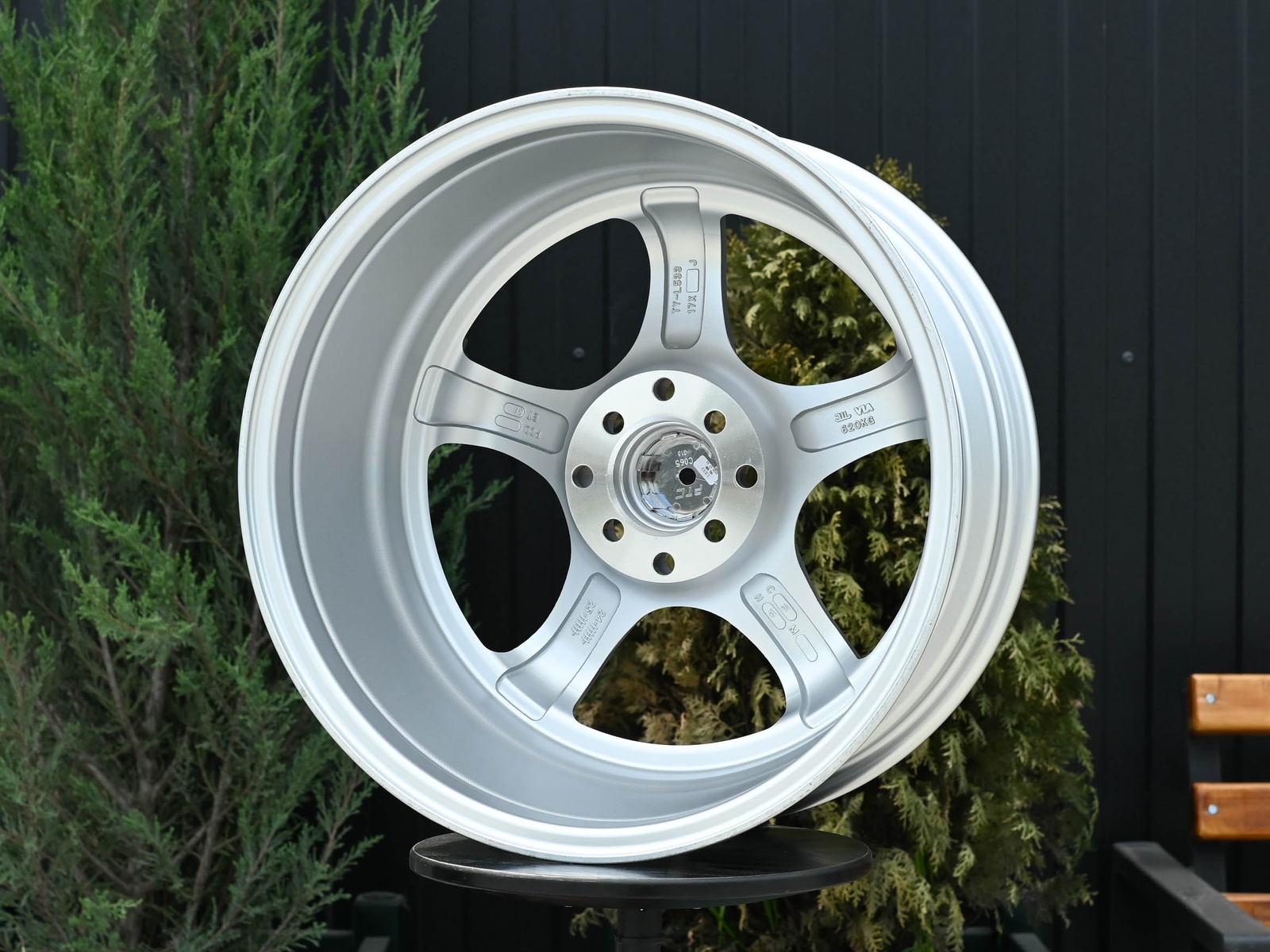 R17 Taigiro Meister 7.5J ET38 4*100/114.3 Серебро