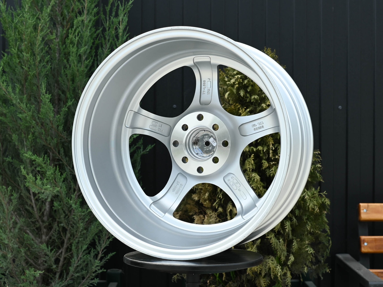 R17 Taigiro Meister 7.5J ET38 4*100/114.3 Серебро