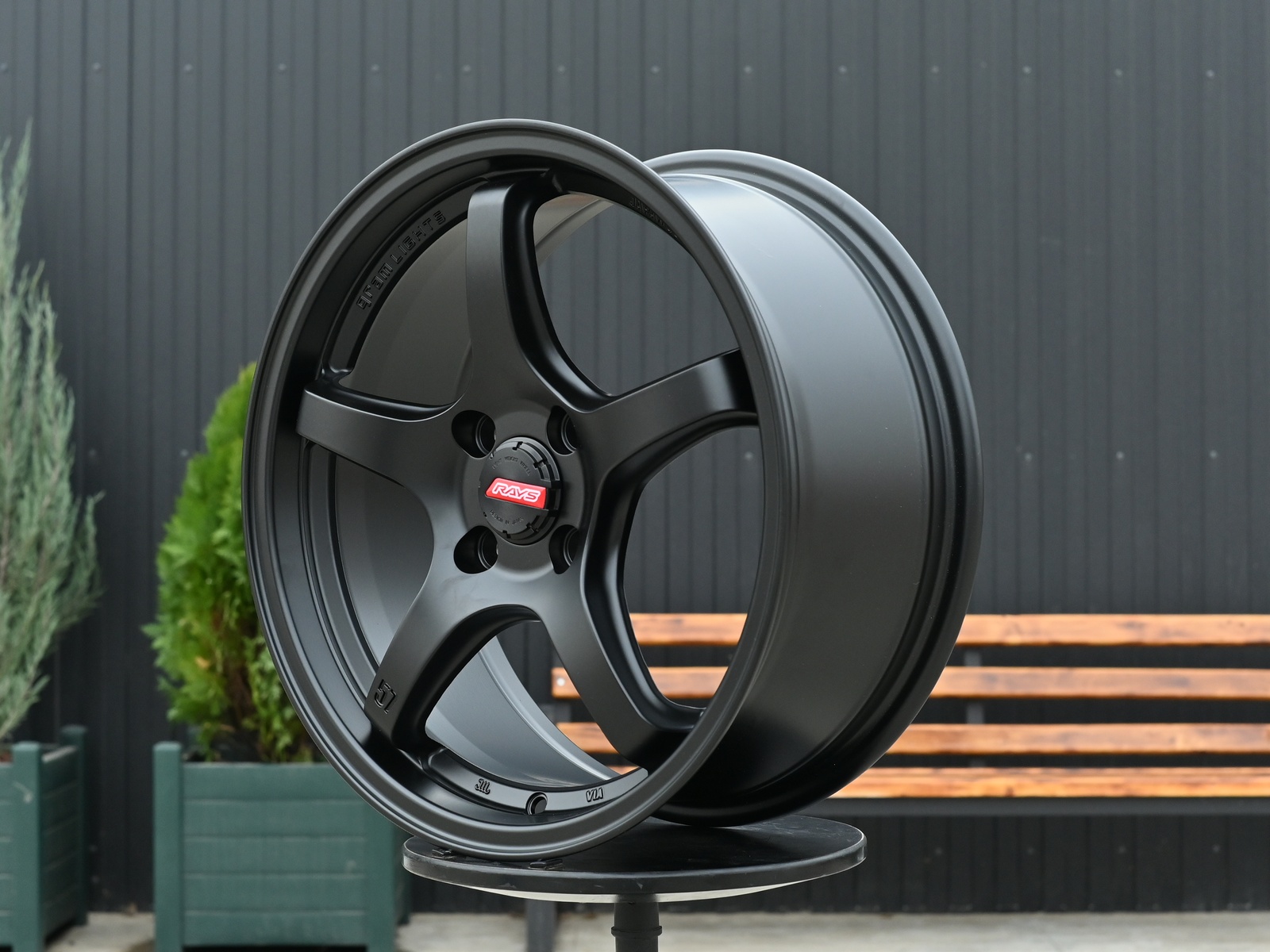 R16 Rays Gram 57CR Стиль 7.0J ET40 4*100 Черный