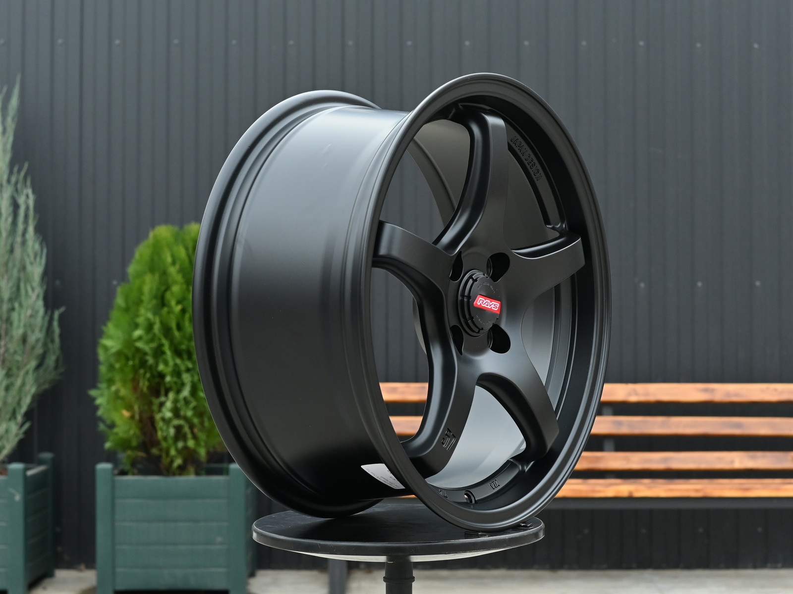 R16 Rays Gram 57CR Стиль 7.0J ET40 4*100 Черный