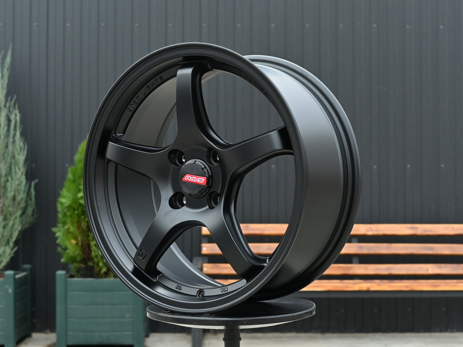 R16 Rays Gram 57CR Стиль 7.0J ET40 4*100 Черный