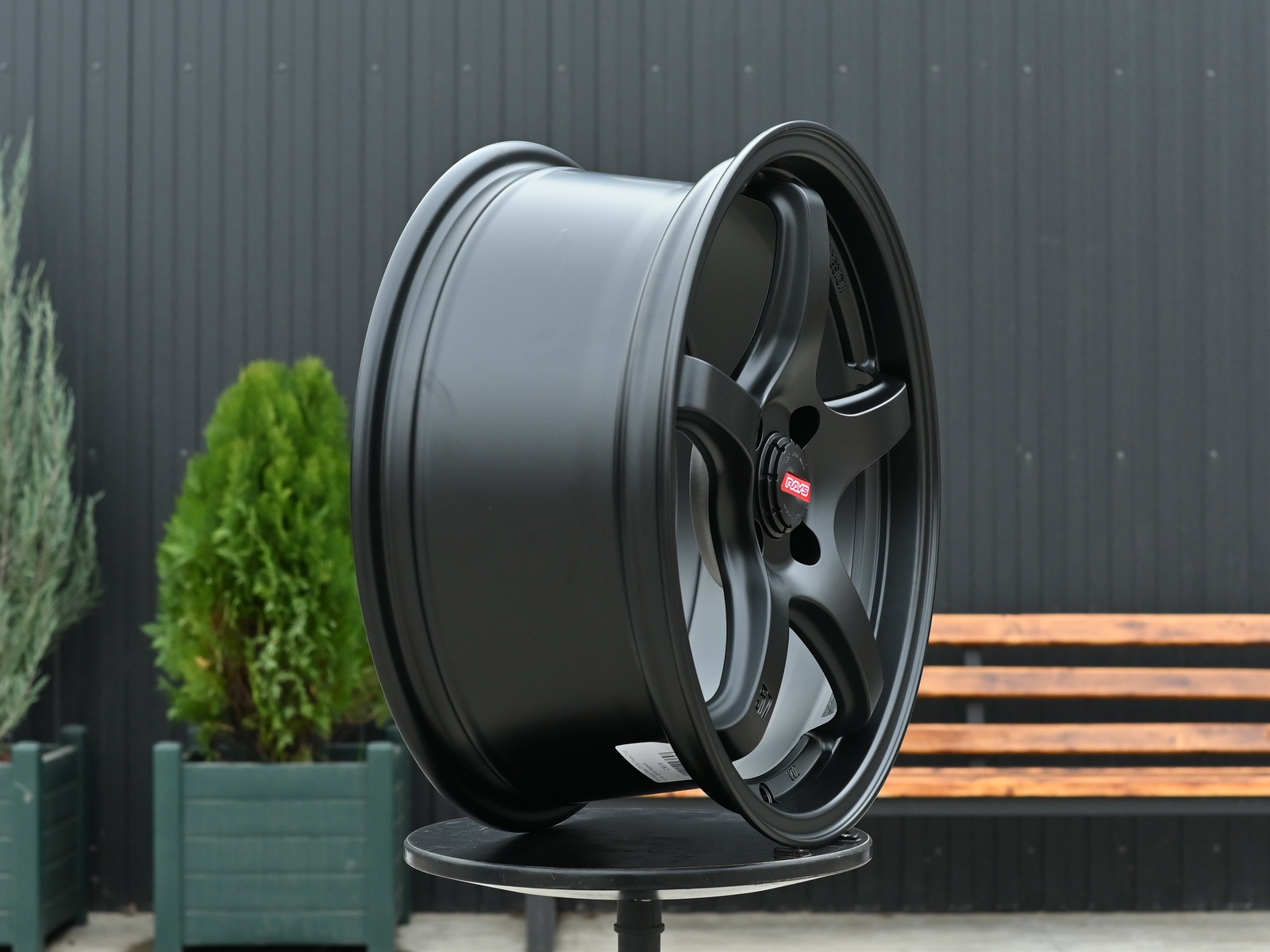 R16 Rays Gram 57CR Стиль 7.0J ET40 4*100 Черный