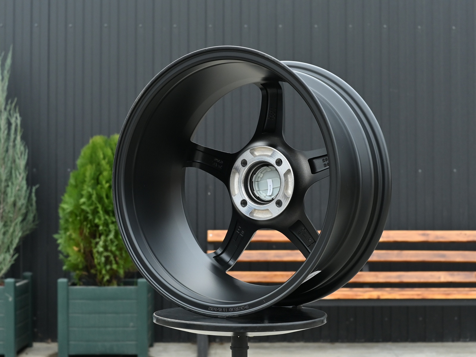 R16 Rays Gram 57CR Стиль 7.0J ET40 4*100 Черный