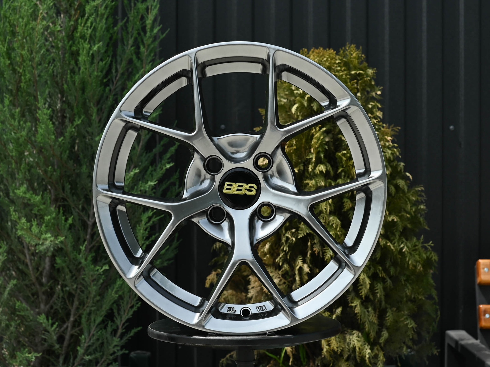 R15 BBS CI-R Стиль 6.5J ET35 4*100 Темный хром