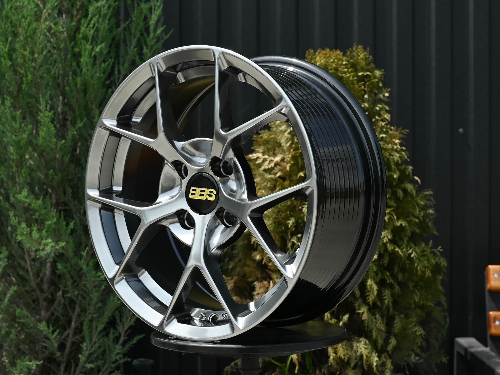 R15 BBS CI-R Стиль 6.5J ET35 4*100 Темный хром