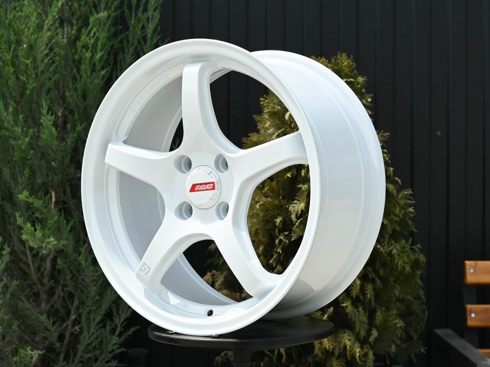 R16 Rays Gram 57CR Стиль 7.0J ET40 4*100 Белый