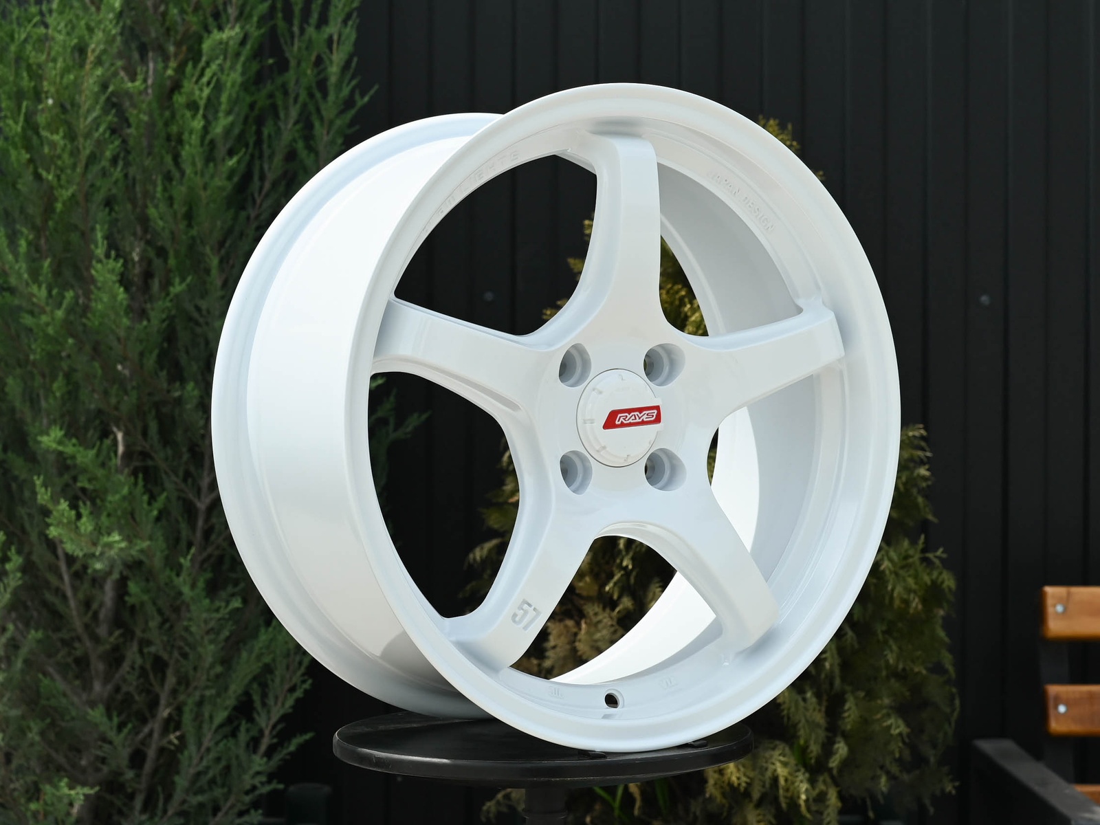 R16 Rays Gram 57CR Стиль 7.0J ET40 4*100 Белый