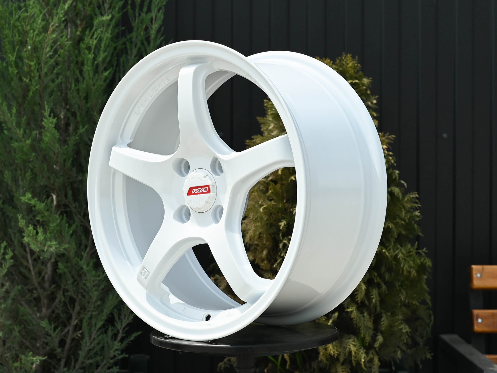 R16 Rays Gram 57CR Стиль 7.0J ET40 4*100 Белый