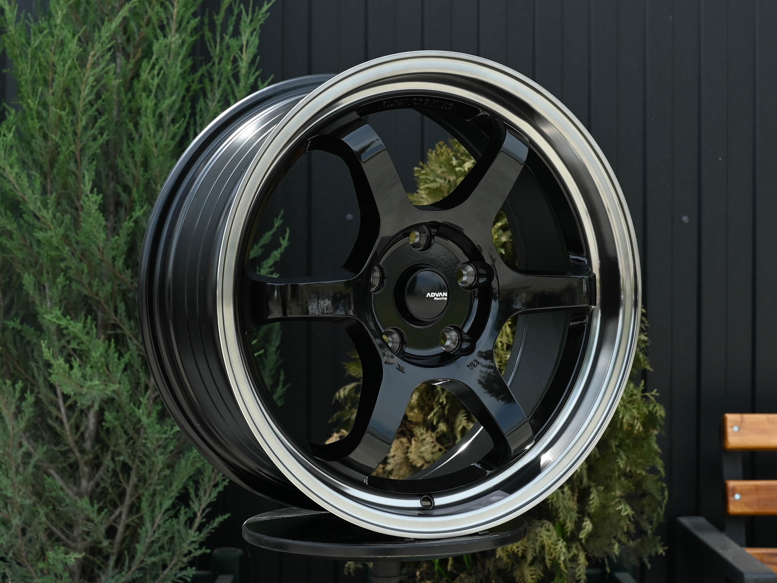 R17 Taigiro R6 7.5J ET38 5*114.3 Черный