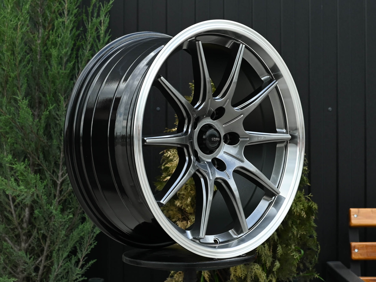 R18 Taigiro Arashi 8.5J ET35 5*114.3 Темный хром