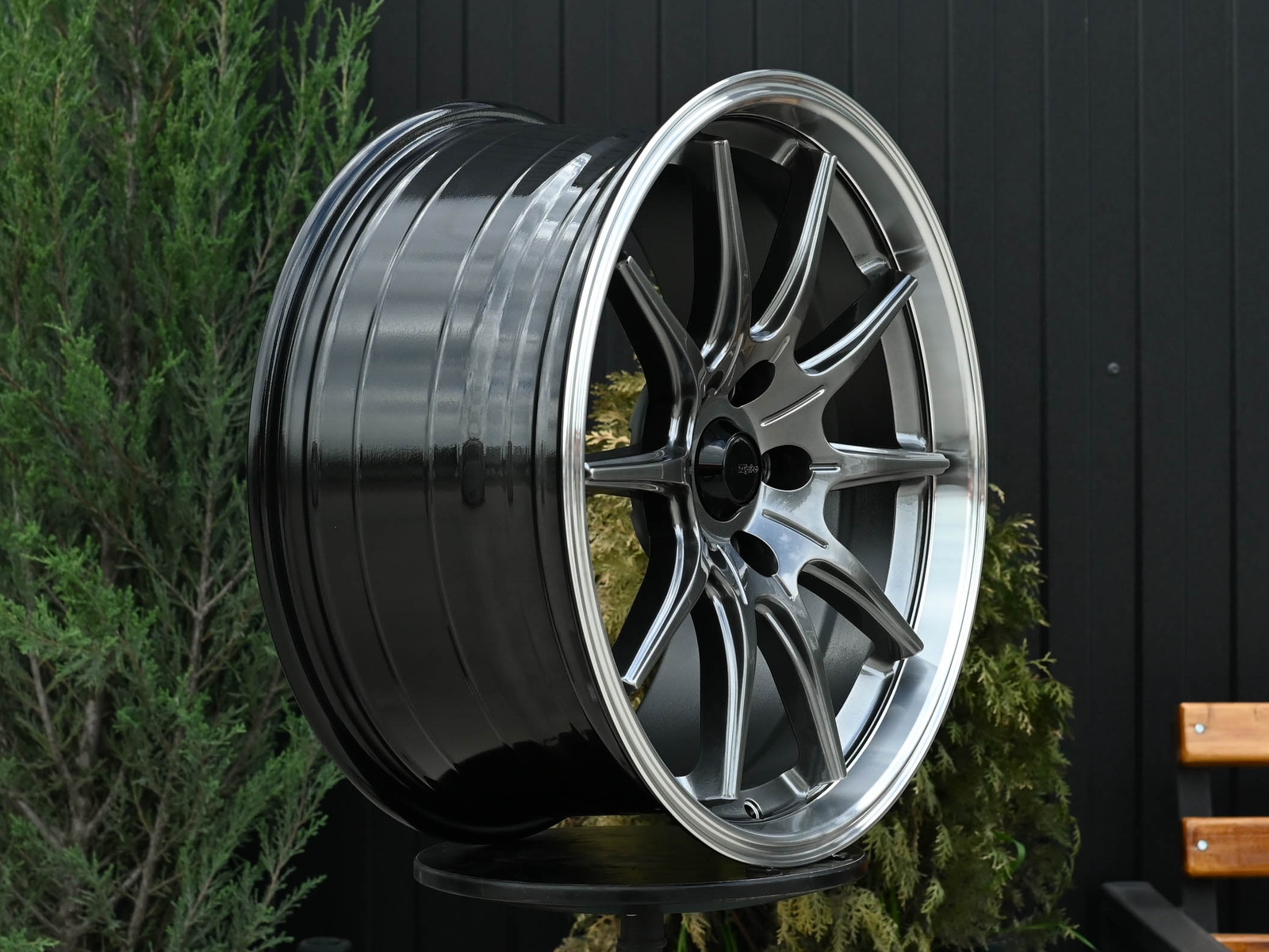 R18 Taigiro Arashi 8.5J ET35 5*114.3 Темный хром