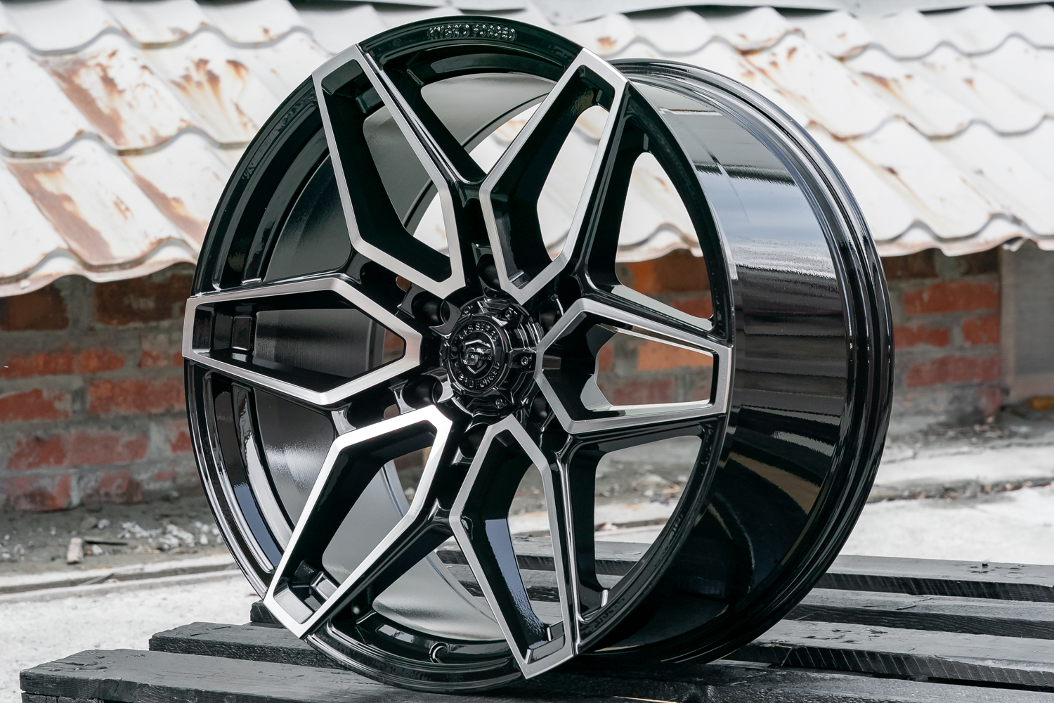 NEW! Комплект дисков GFS RVF2 R20 J9.5 ET+20 6*139.7 (R600)