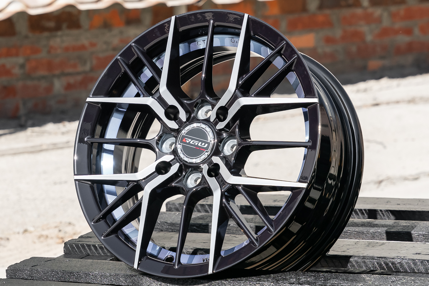 NEW! Комплект дисков RGW 05 R14 5.5j ET38 4*100/4*114.3 (T341)