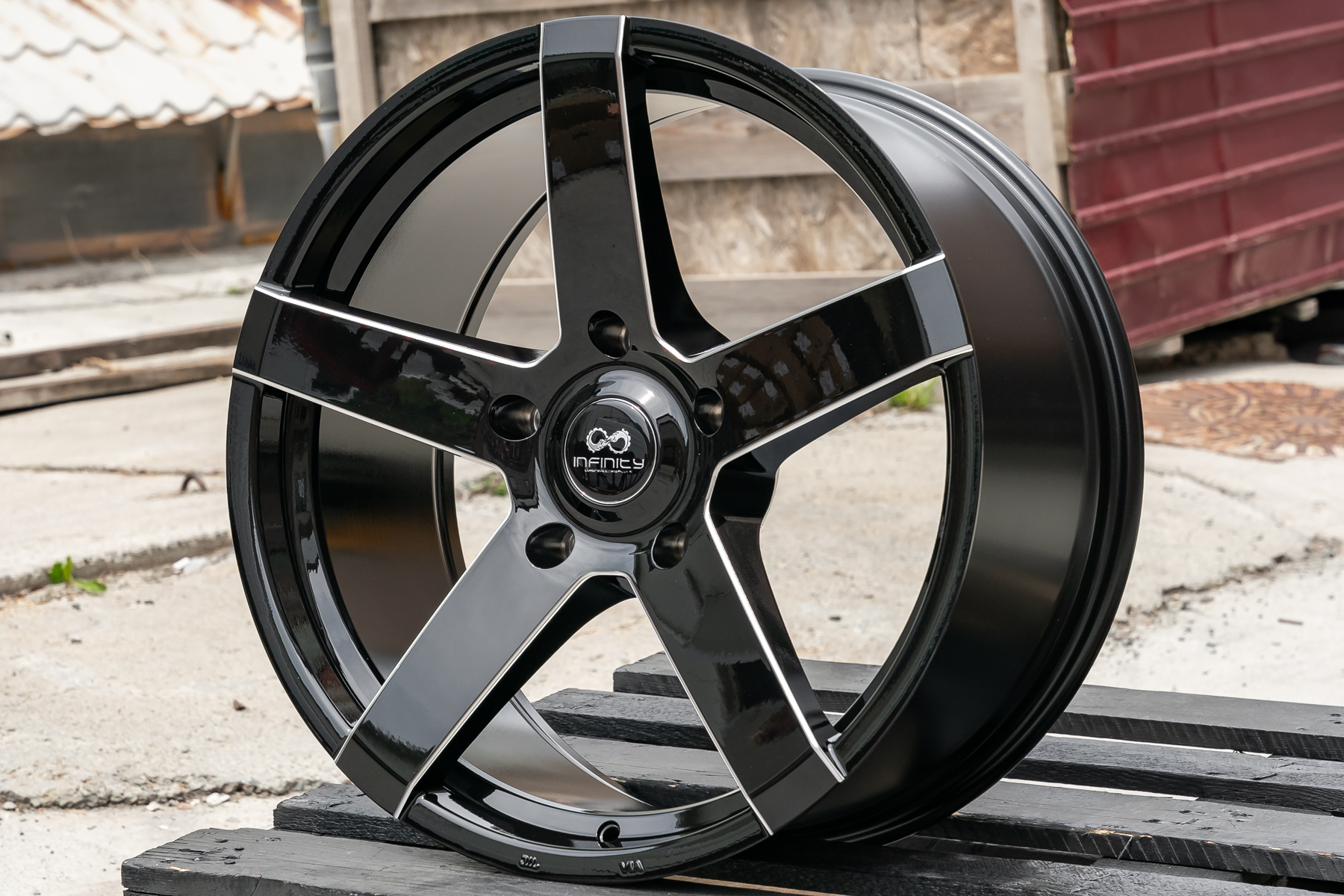 NEW! Комплект дисков Infinity LW184 R20 9.5J ET30 5*150 (R658)