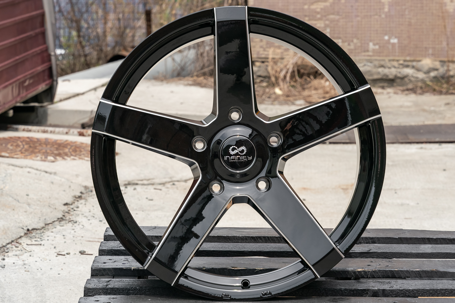 NEW! Комплект дисков Infinity LW184 R20 9.5J ET30 5*150 (R658)