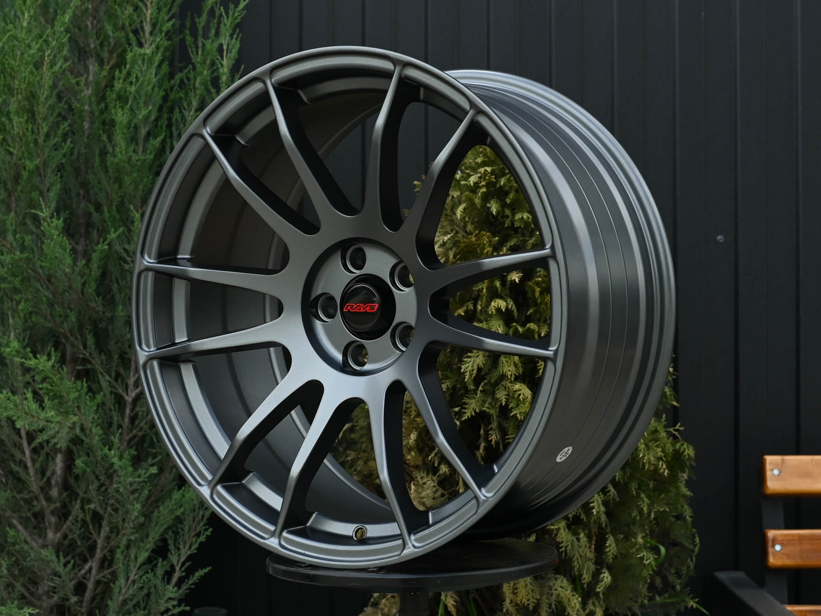R17 Rays Gram 57Xtreme Стиль 8.0J ET35 5*100 Графит