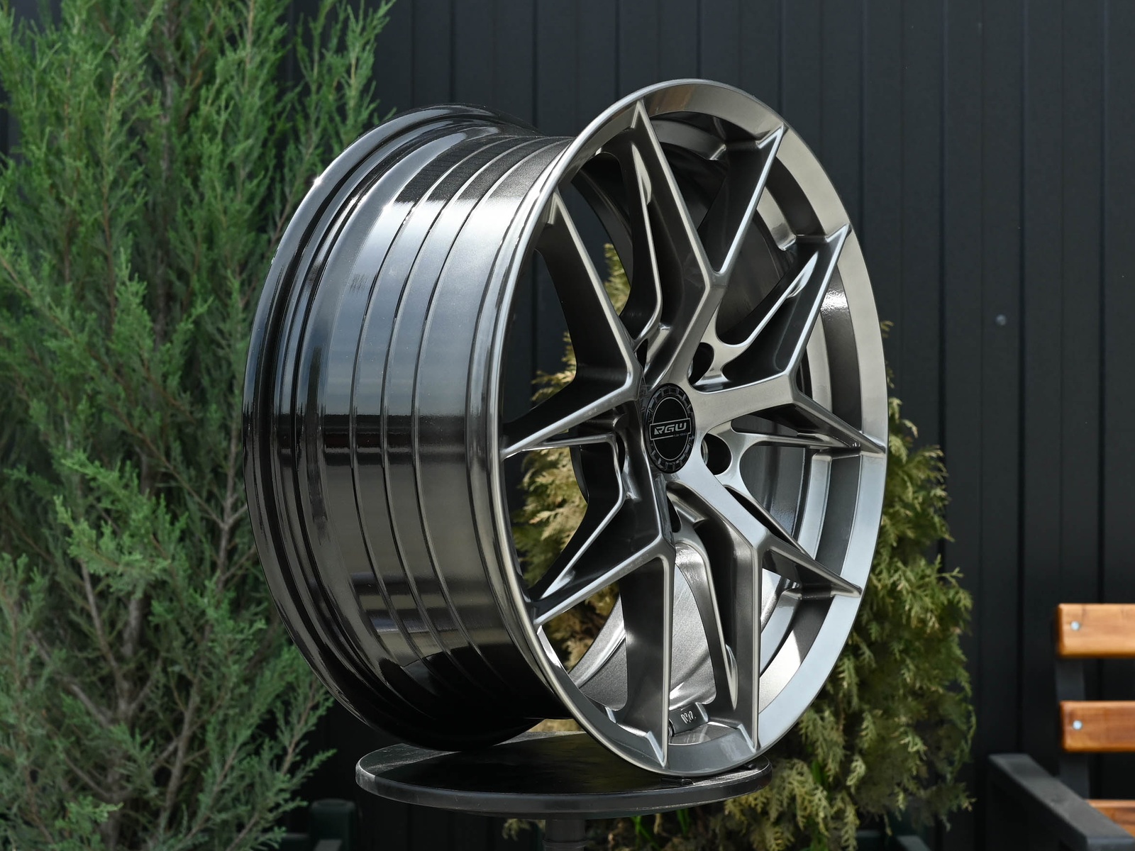 R17 Taigiro FF117 7.5J ET38 5*100 Темный хром