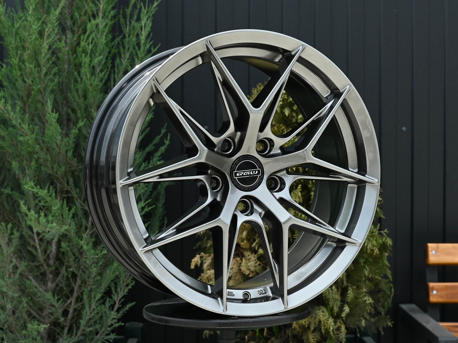 R17 Taigiro FF117 7.5J ET38 5*100 Темный хром